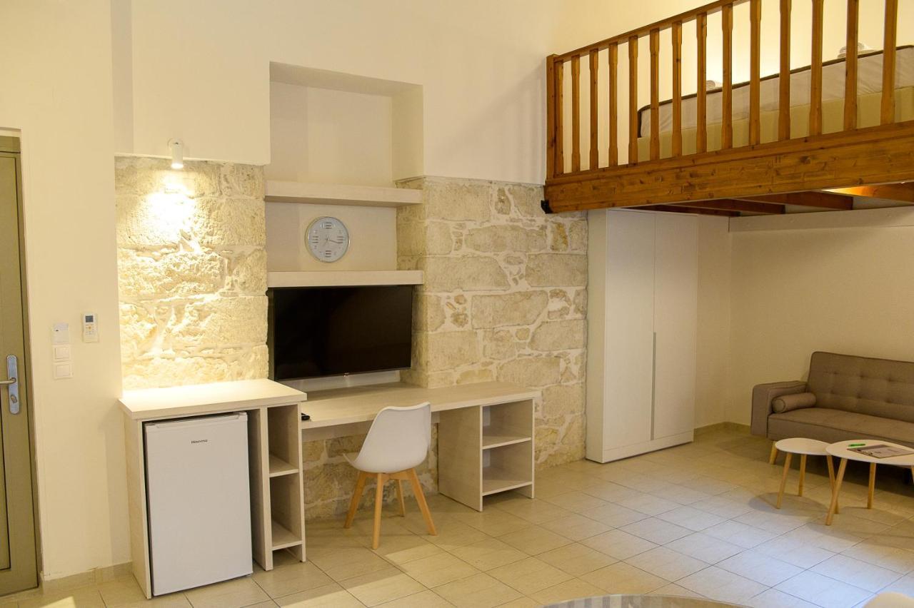 Uni Island - City Center Suites Ираклио Екстериор снимка