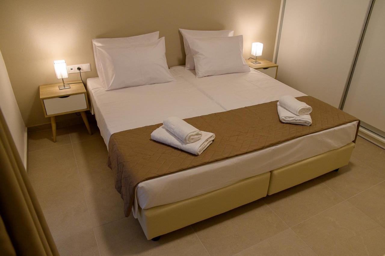 Uni Island - City Center Suites Ираклио Екстериор снимка