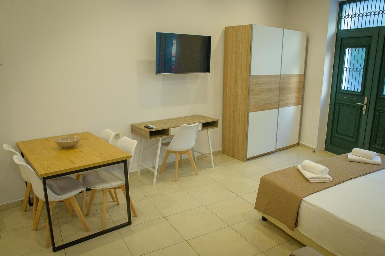 Uni Island - City Center Suites Ираклио Екстериор снимка