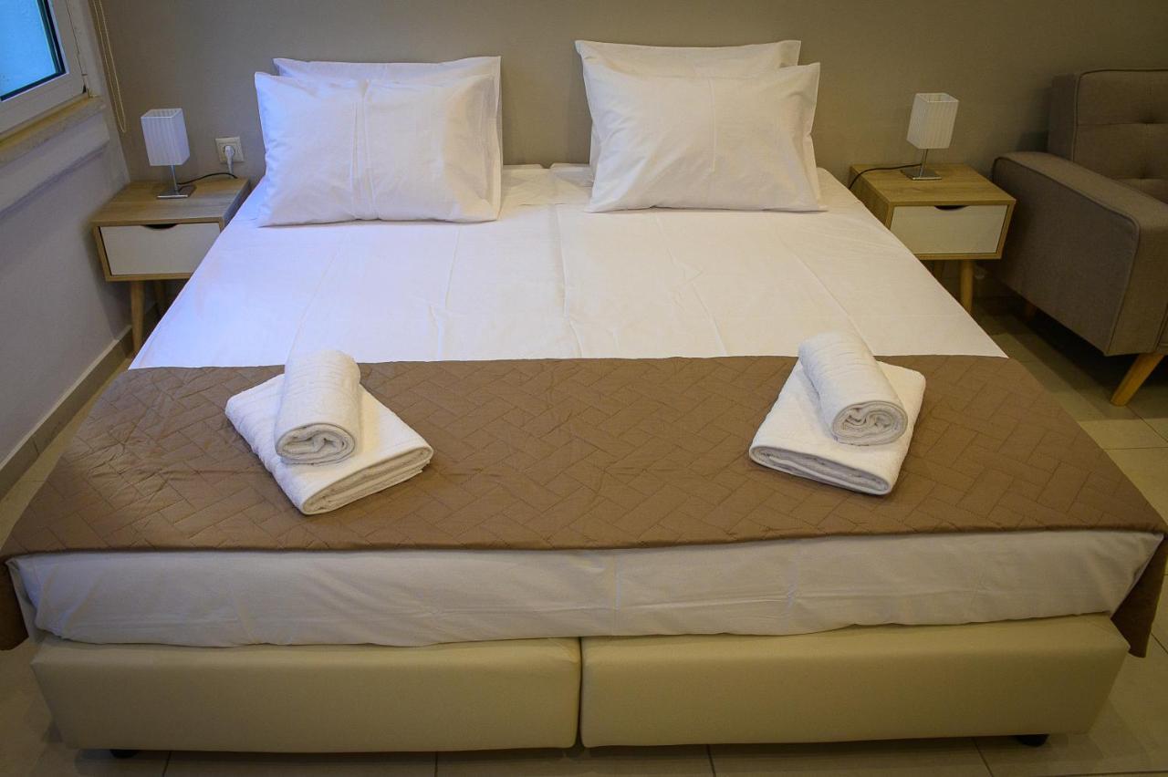 Uni Island - City Center Suites Ираклио Екстериор снимка