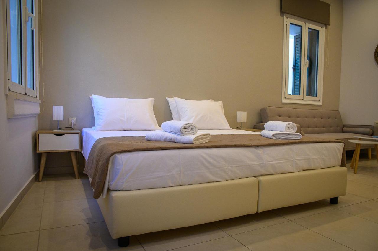 Uni Island - City Center Suites Ираклио Екстериор снимка