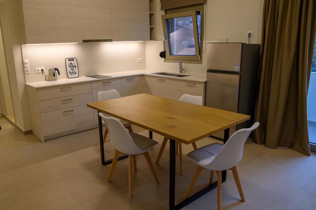 Uni Island - City Center Suites Ираклио Екстериор снимка