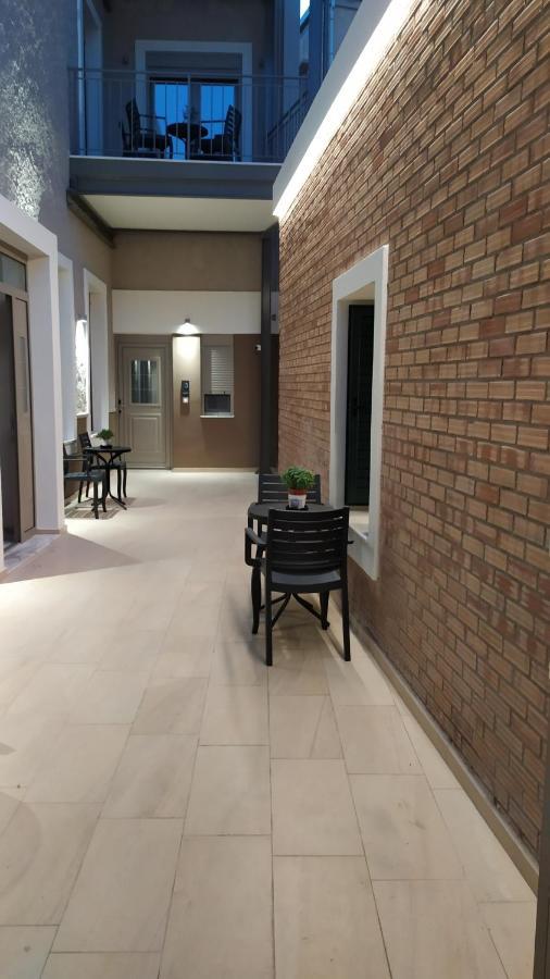 Uni Island - City Center Suites Ираклио Екстериор снимка